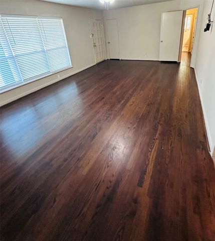 902 Crestview Drive, Sherman, TX 75092