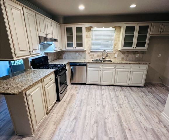 902 Crestview Drive, Sherman, TX 75092