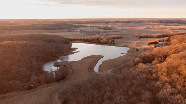 862 E 900 Road, Lawrence, KS 66047