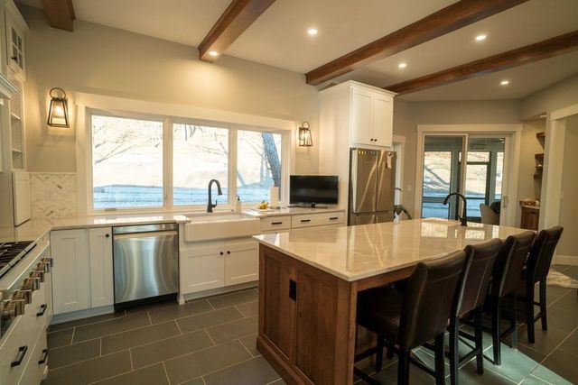 862 E 900 Road, Lawrence, KS 66047