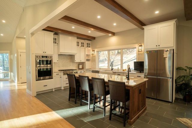 862 E 900 Road, Lawrence, KS 66047