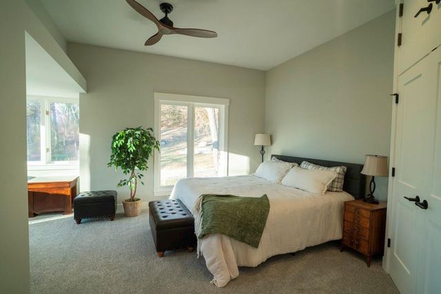 862 E 900 Road, Lawrence, KS 66047