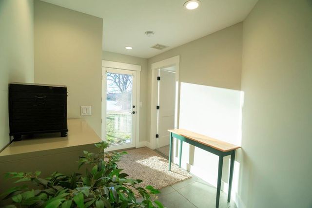 862 E 900 Road, Lawrence, KS 66047