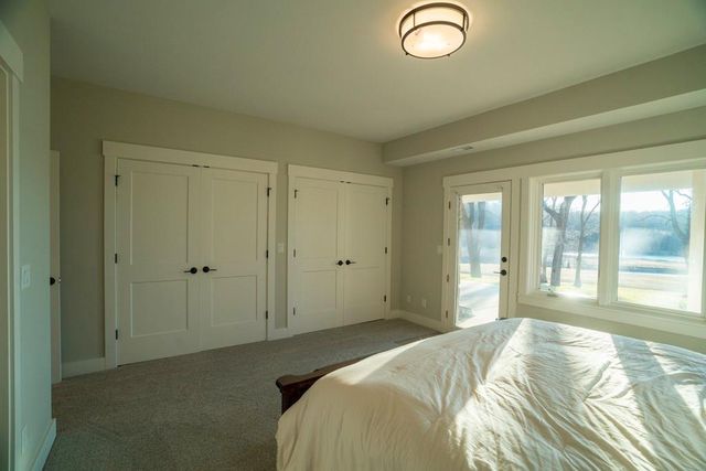 862 E 900 Road, Lawrence, KS 66047