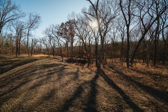 862 E 900 Road, Lawrence, KS 66047