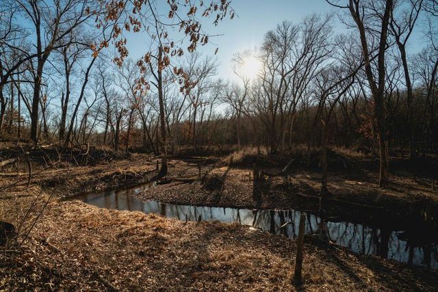 862 E 900 Road, Lawrence, KS 66047