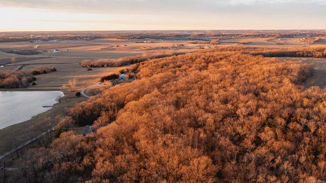 862 E 900 Road, Lawrence, KS 66047