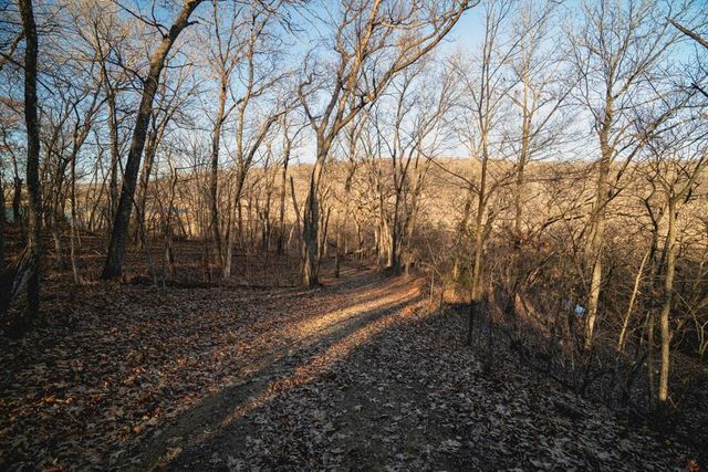 862 E 900 Road, Lawrence, KS 66047