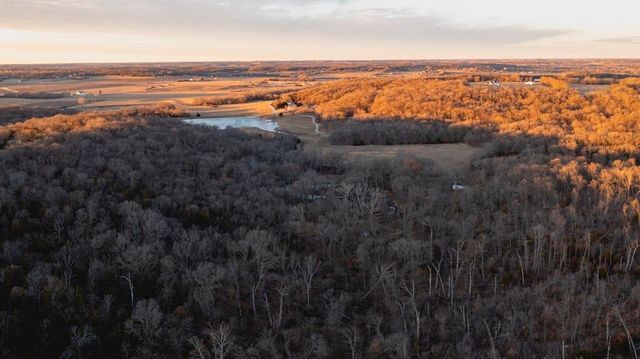 862 E 900 Road, Lawrence, KS 66047