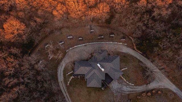 862 E 900 Road, Lawrence, KS 66047