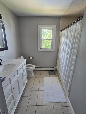 21 High Point Ci, Franklin Boro, NJ 07416