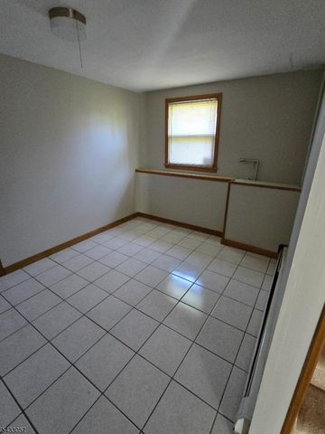 21 High Point Ci, Franklin Boro, NJ 07416