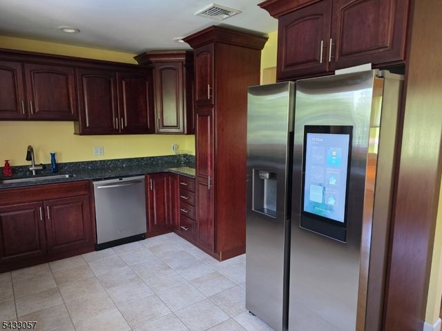 21 High Point Ci, Franklin Boro, NJ 07416