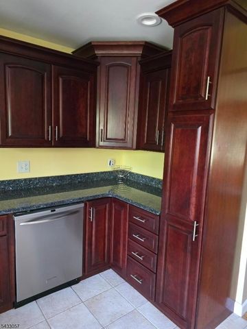 21 High Point Ci, Franklin Boro, NJ 07416