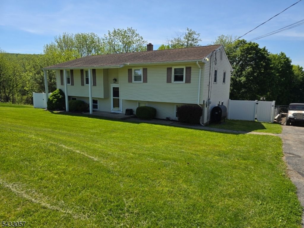21 High Point Ci, Franklin Boro, NJ 07416