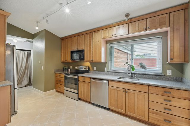 1338 Saddleback Lane, Lewisville, TX 75067