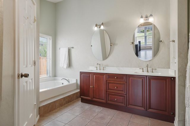 1338 Saddleback Lane, Lewisville, TX 75067