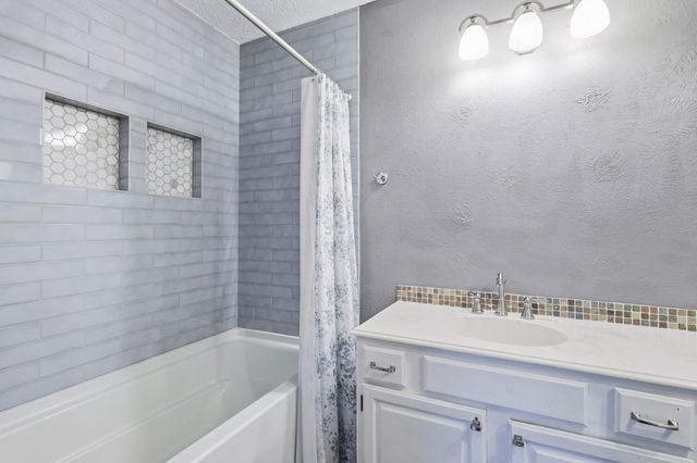 1338 Saddleback Lane, Lewisville, TX 75067