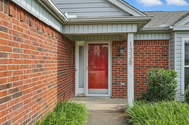 1338 Saddleback Lane, Lewisville, TX 75067