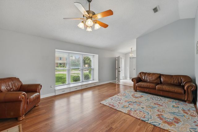 1338 Saddleback Lane, Lewisville, TX 75067