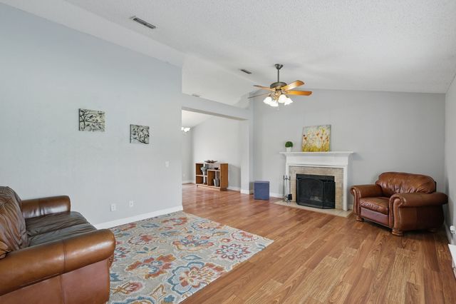 1338 Saddleback Lane, Lewisville, TX 75067