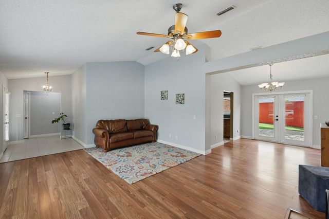 1338 Saddleback Lane, Lewisville, TX 75067