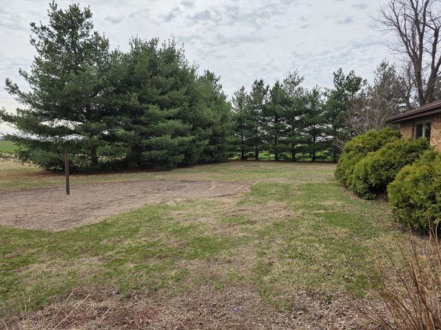 8132 Matznick Road, Prophetstown, IL 61277