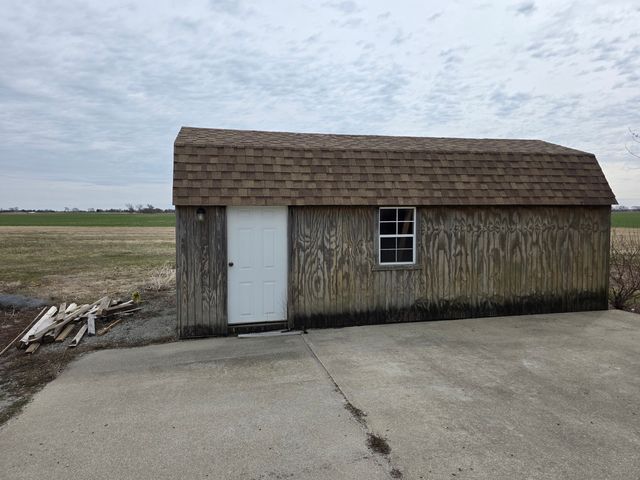 8132 Matznick Road, Prophetstown, IL 61277