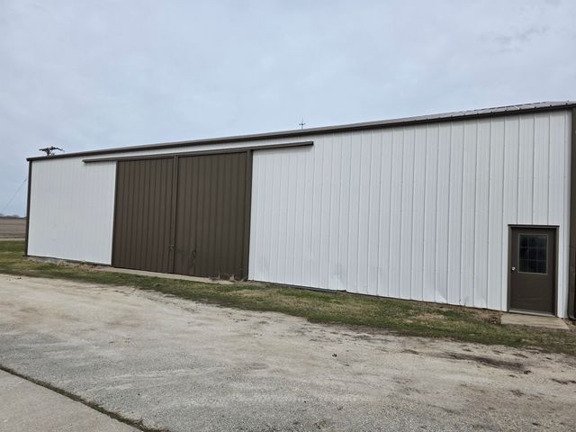 8132 Matznick Road, Prophetstown, IL 61277