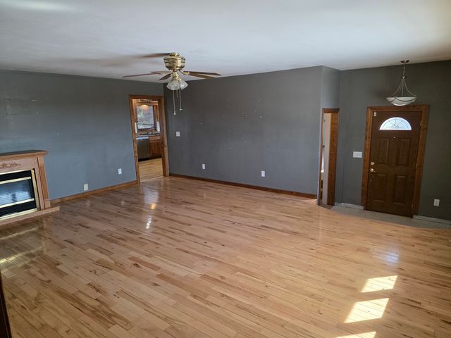 8132 Matznick Road, Prophetstown, IL 61277