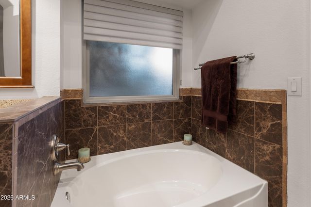 4506 E LONE CACTUS Drive, Phoenix, AZ 85050