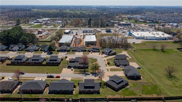 3501, 3508, 3510 SW Landau Court 4 Property Portfolio, Bentonville, AR 72712