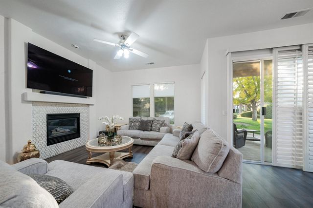 2272 Dawson Cove Lane, Clovis, CA 93611