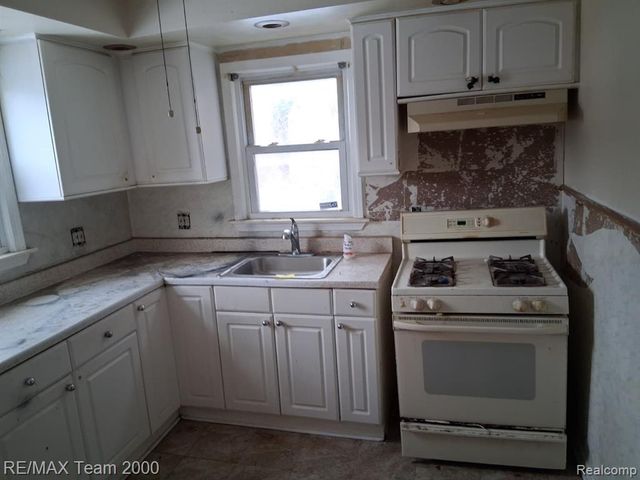 13235 Freeland, Detroit, MI 48227