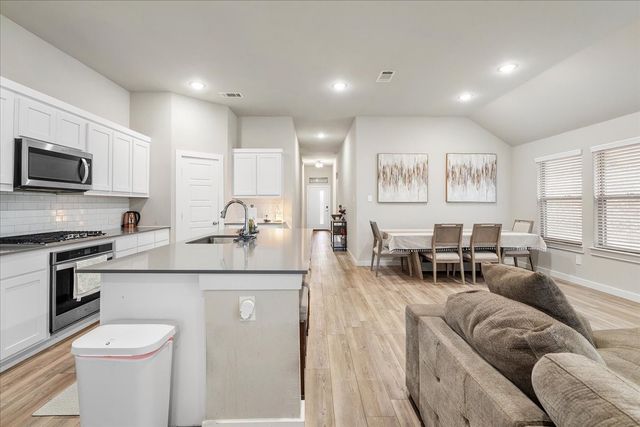 644 Erin Hills Drive, Red Oak, TX 75154