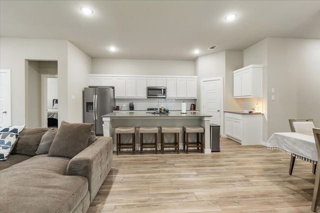 644 Erin Hills Drive, Red Oak, TX 75154