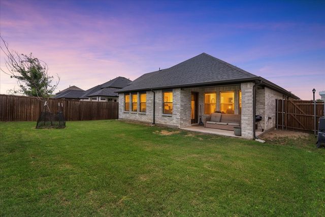 644 Erin Hills Drive, Red Oak, TX 75154