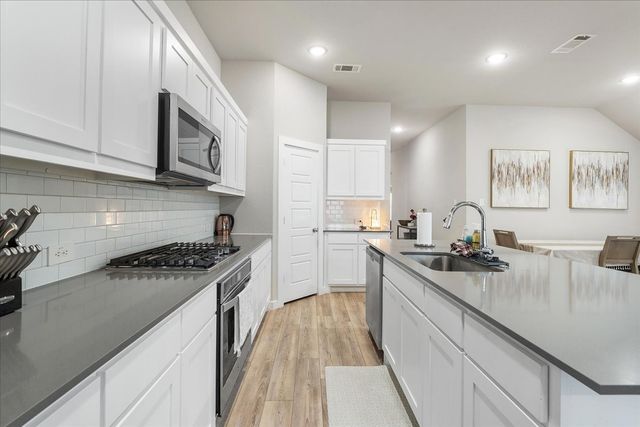 644 Erin Hills Drive, Red Oak, TX 75154