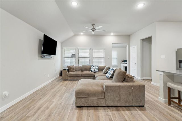 644 Erin Hills Drive, Red Oak, TX 75154