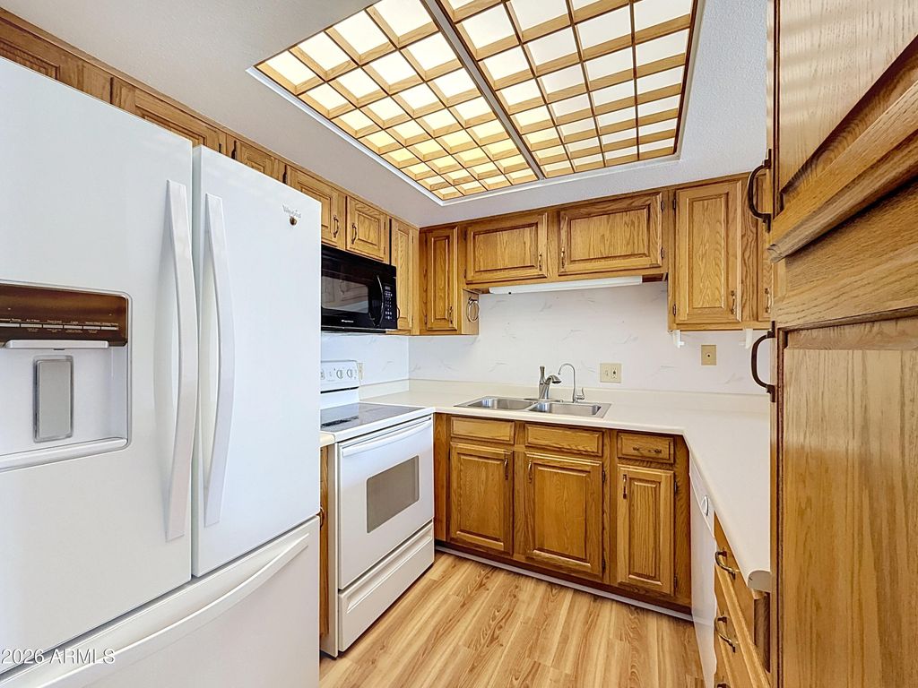 10330 W Thunderbird Boulevard C222, Sun City, AZ 85351 — photo 5