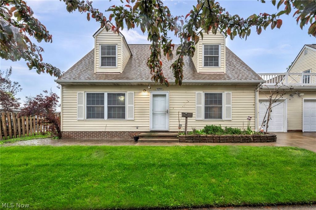 1251 W 70th Street, Cleveland, OH 44102