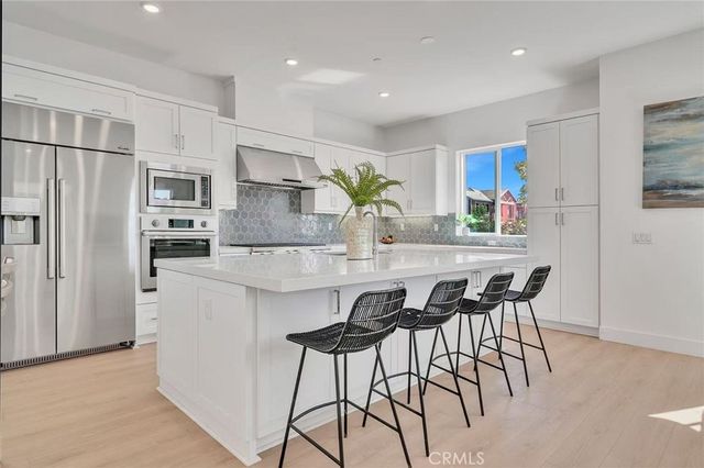 414 Treble, Irvine, CA 92618