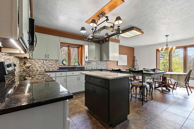 125 TRADERS POINT LANE, Green Bay, WI 54302
