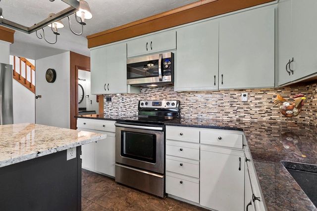 125 TRADERS POINT LANE, Green Bay, WI 54302
