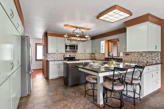 125 TRADERS POINT LANE, Green Bay, WI 54302