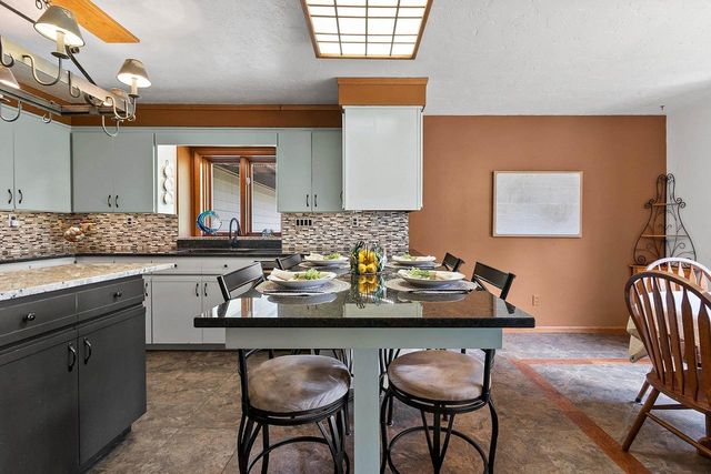 125 TRADERS POINT LANE, Green Bay, WI 54302