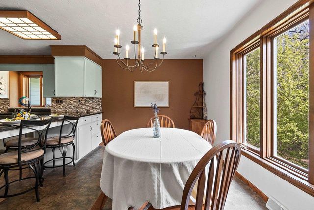 125 TRADERS POINT LANE, Green Bay, WI 54302