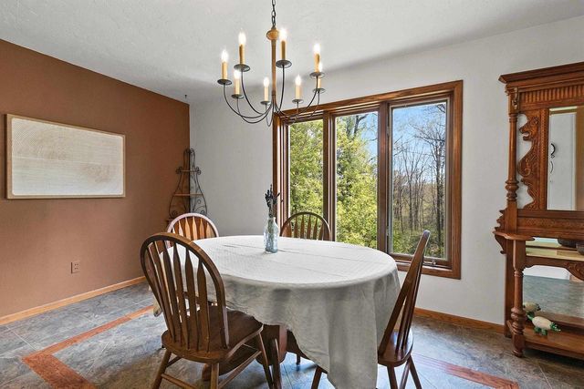 125 TRADERS POINT LANE, Green Bay, WI 54302