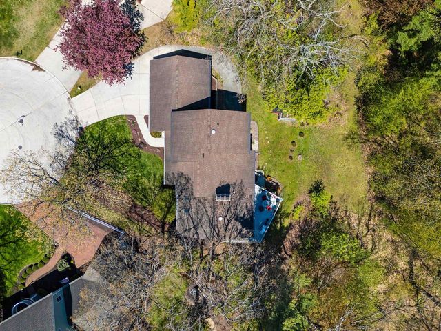 125 TRADERS POINT LANE, Green Bay, WI 54302