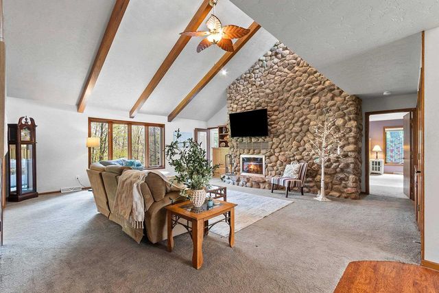 125 TRADERS POINT LANE, Green Bay, WI 54302